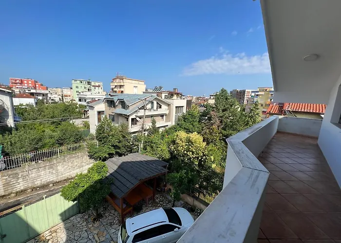 Appartamento Sokoli, Enjoy Sunset At This Spacious Tirana