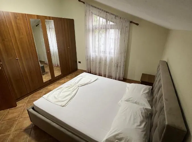 Sokoli, Enjoy Sunset At This Spacious Appartamento *