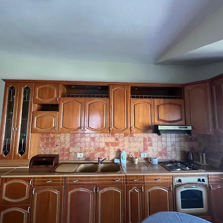 Sokoli, Enjoy Sunset At This Spacious Тирана