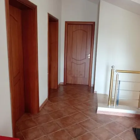 Appartement Sokoli, Enjoy Sunset At Spacious Tirana