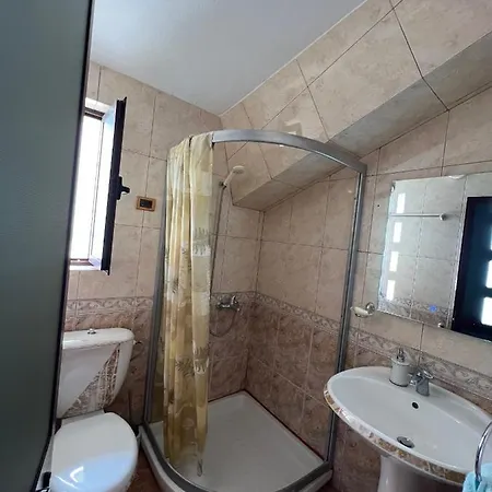 Daire Sokoli, Enjoy Sunset At This Spacious *