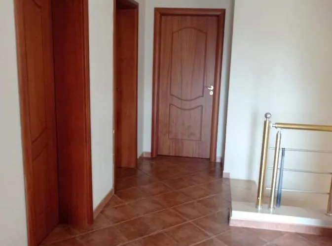 Апартаменты Sokoli, Enjoy Sunset At This Spacious Тирана