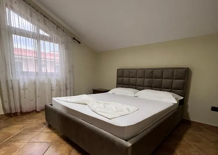 Sokoli, Enjoy Sunset At This Spacious