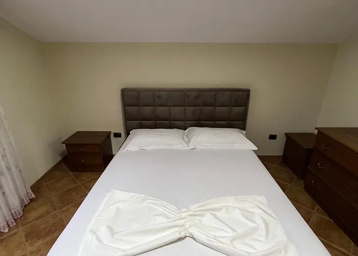 Sokoli, Enjoy Sunset At This Spacious Lägenhet